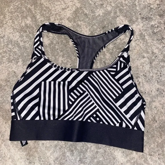 Victoria Secret sports bra - Picture 1 of 3